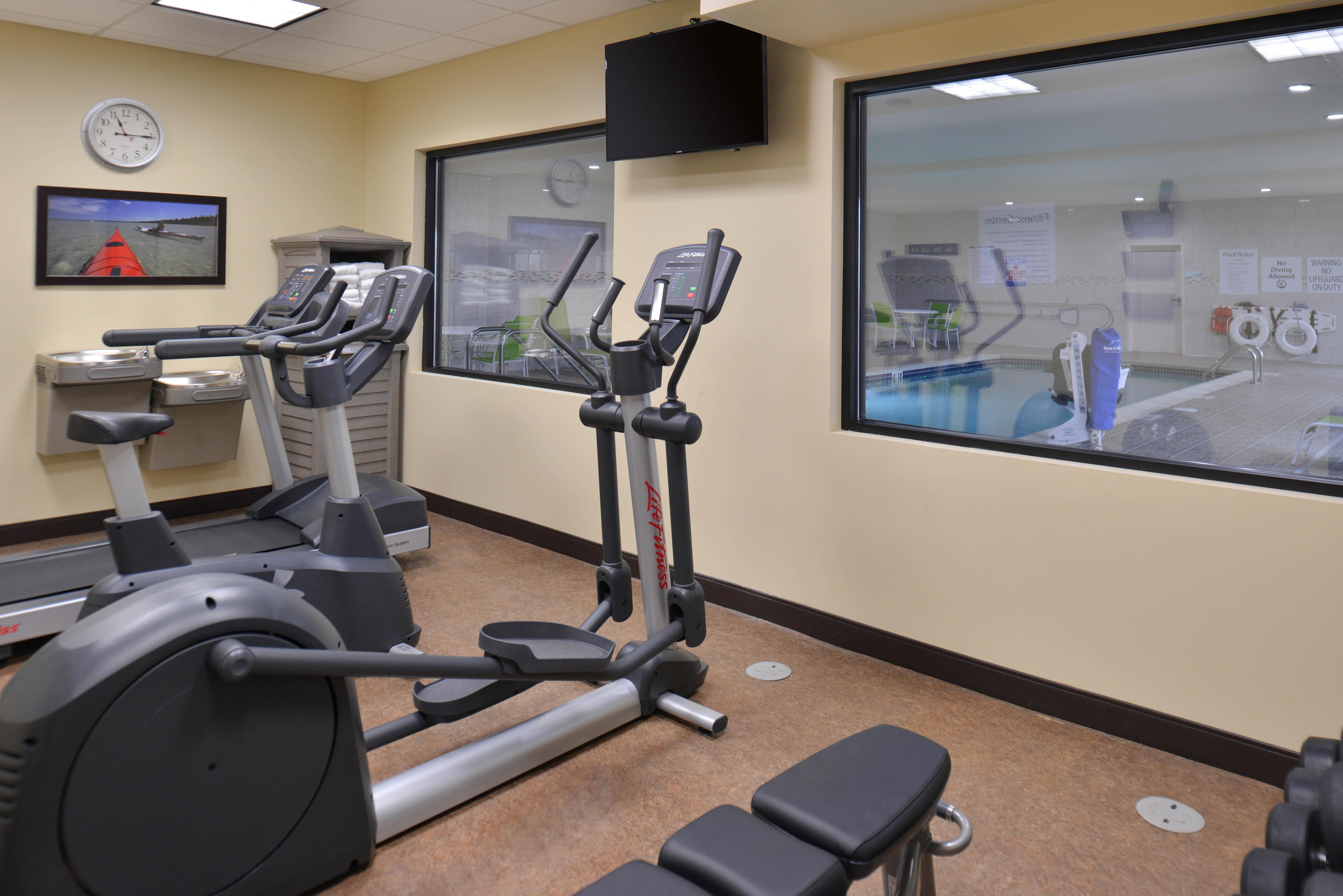 Holiday Inn Express & Suites Dearborn Sw - Detroit Area By Ihg Exterior photo