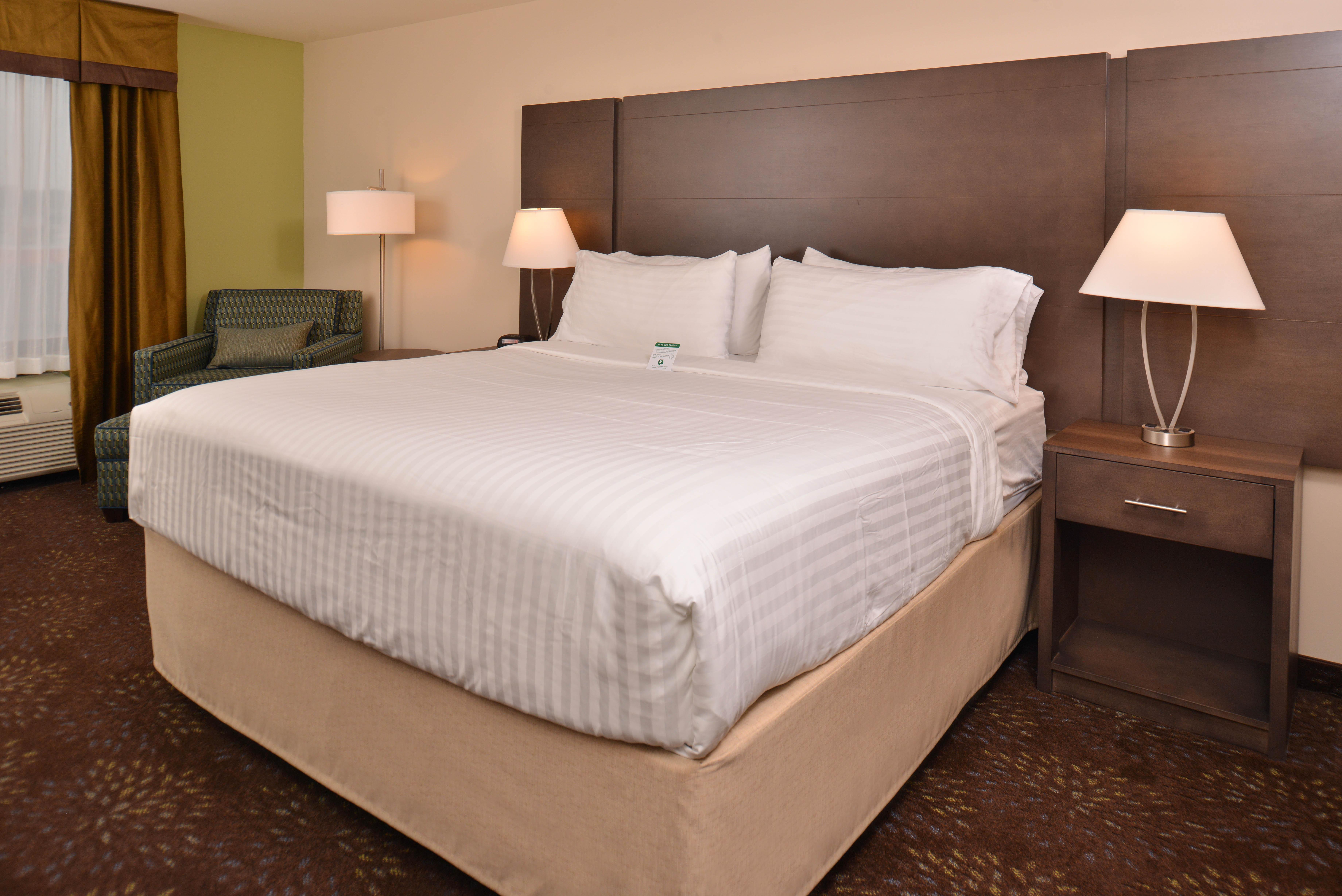 Holiday Inn Express & Suites Dearborn Sw - Detroit Area By Ihg Exterior photo